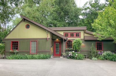 cyr photo studio outside